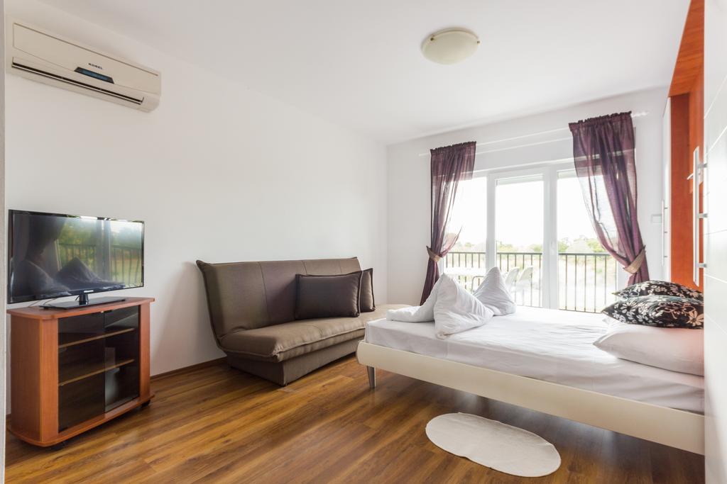Apartments And Rooms Michaela Fažana Pokoj fotografie