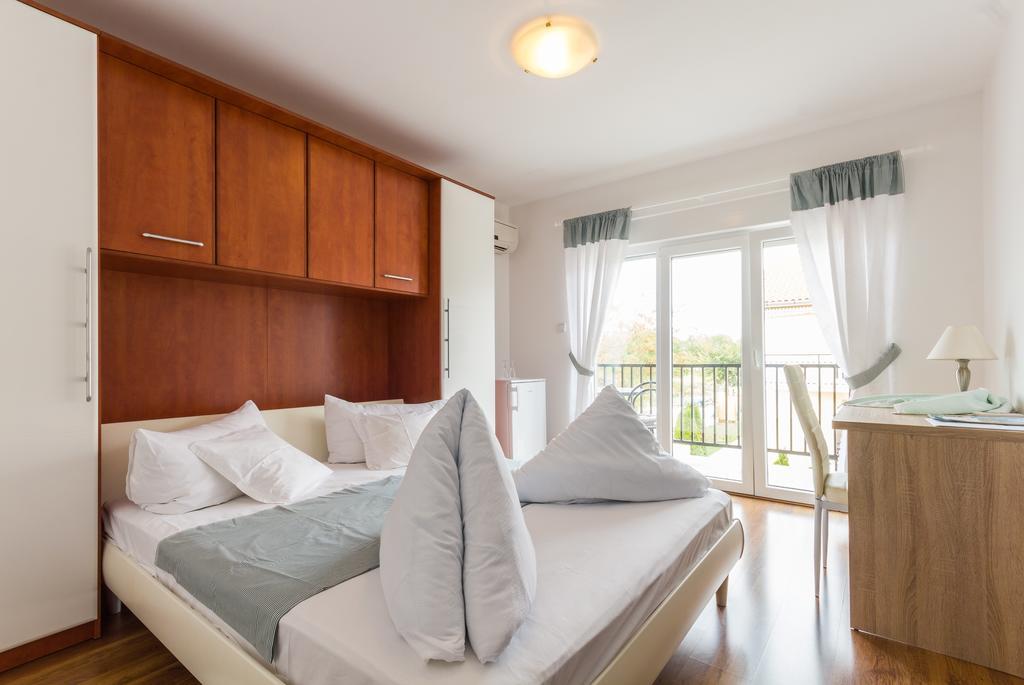 Apartments And Rooms Michaela Fažana Pokoj fotografie