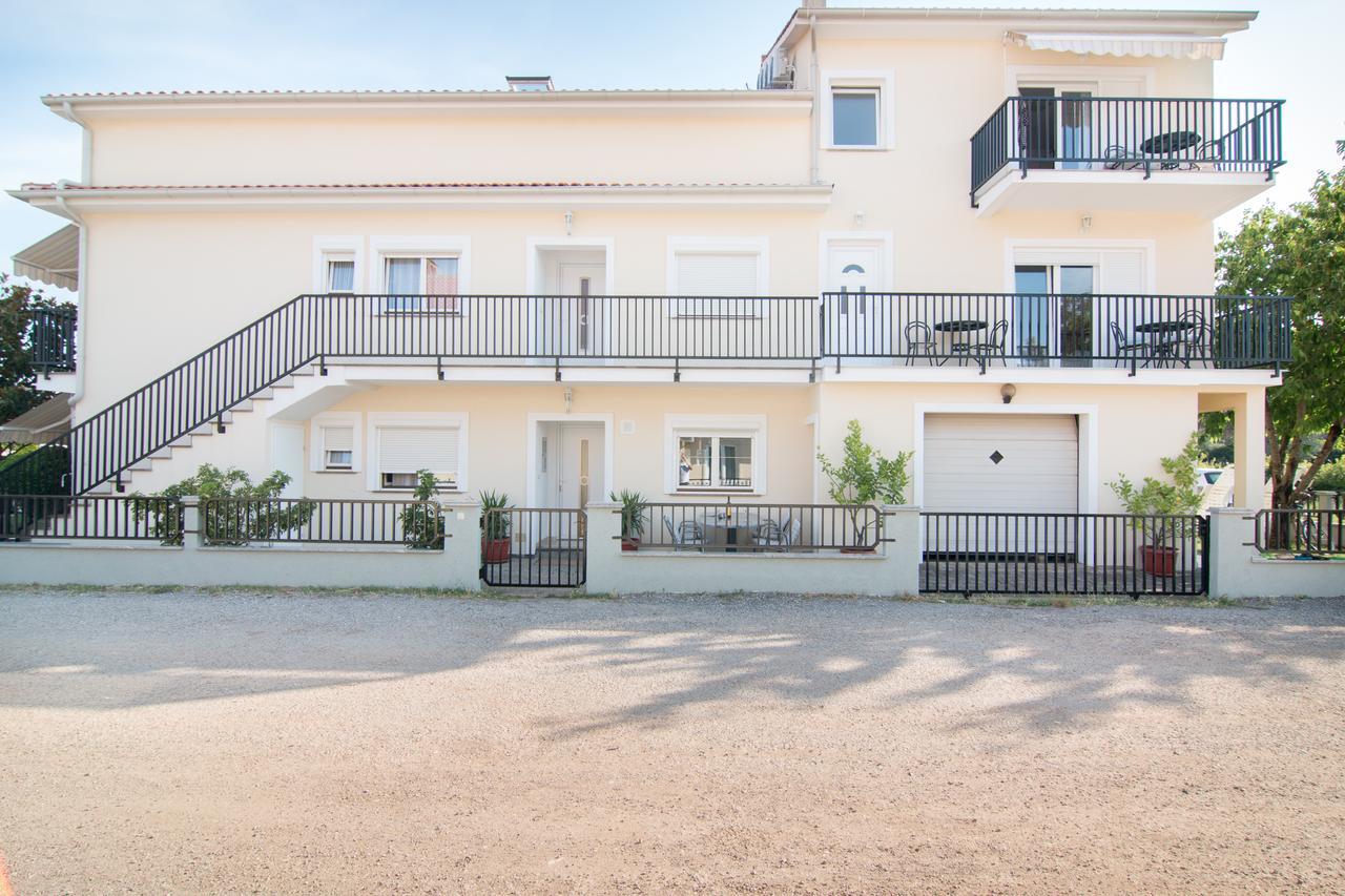 Apartments And Rooms Michaela Fažana Exteriér fotografie